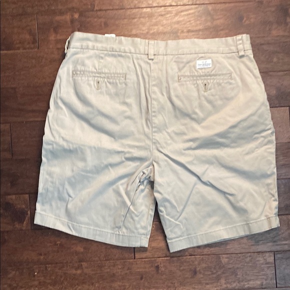 Vineyard Vines Tan Flat Front Shorts for Casual Wear - Picture 9 of 9